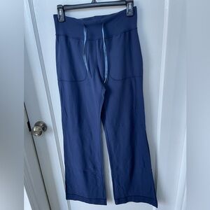 Rare, vintage Lululemon be still pant in Navy size 2